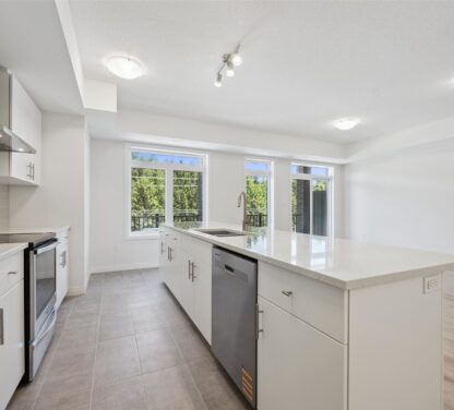 21-Thatcher Dr 021