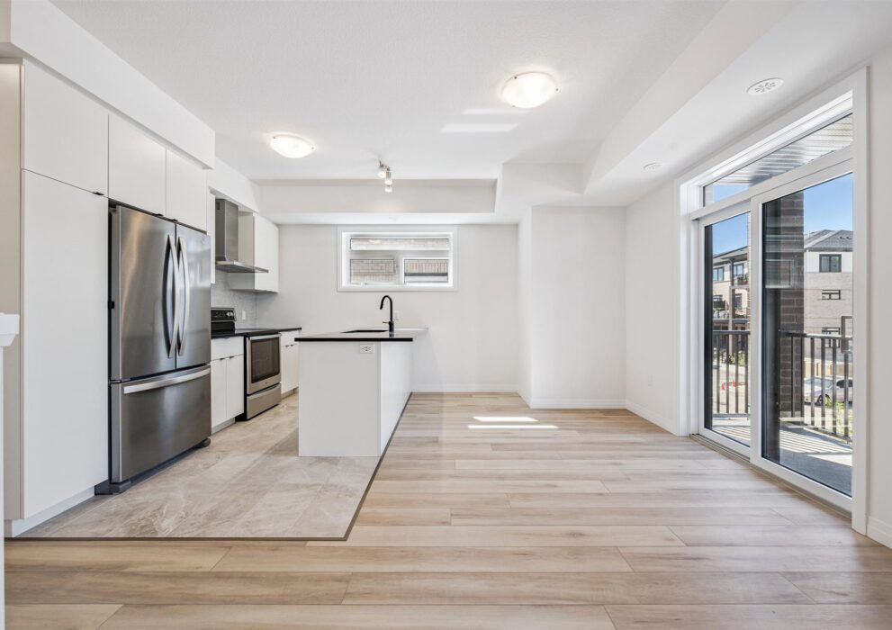 10-Thatcher Dr 010